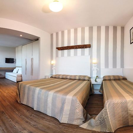 Hotel Derby Exclusive Милано Мартима Екстериор снимка