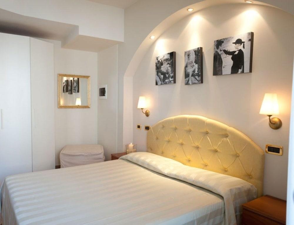 Hotel Derby Exclusive Милано Мартима Екстериор снимка