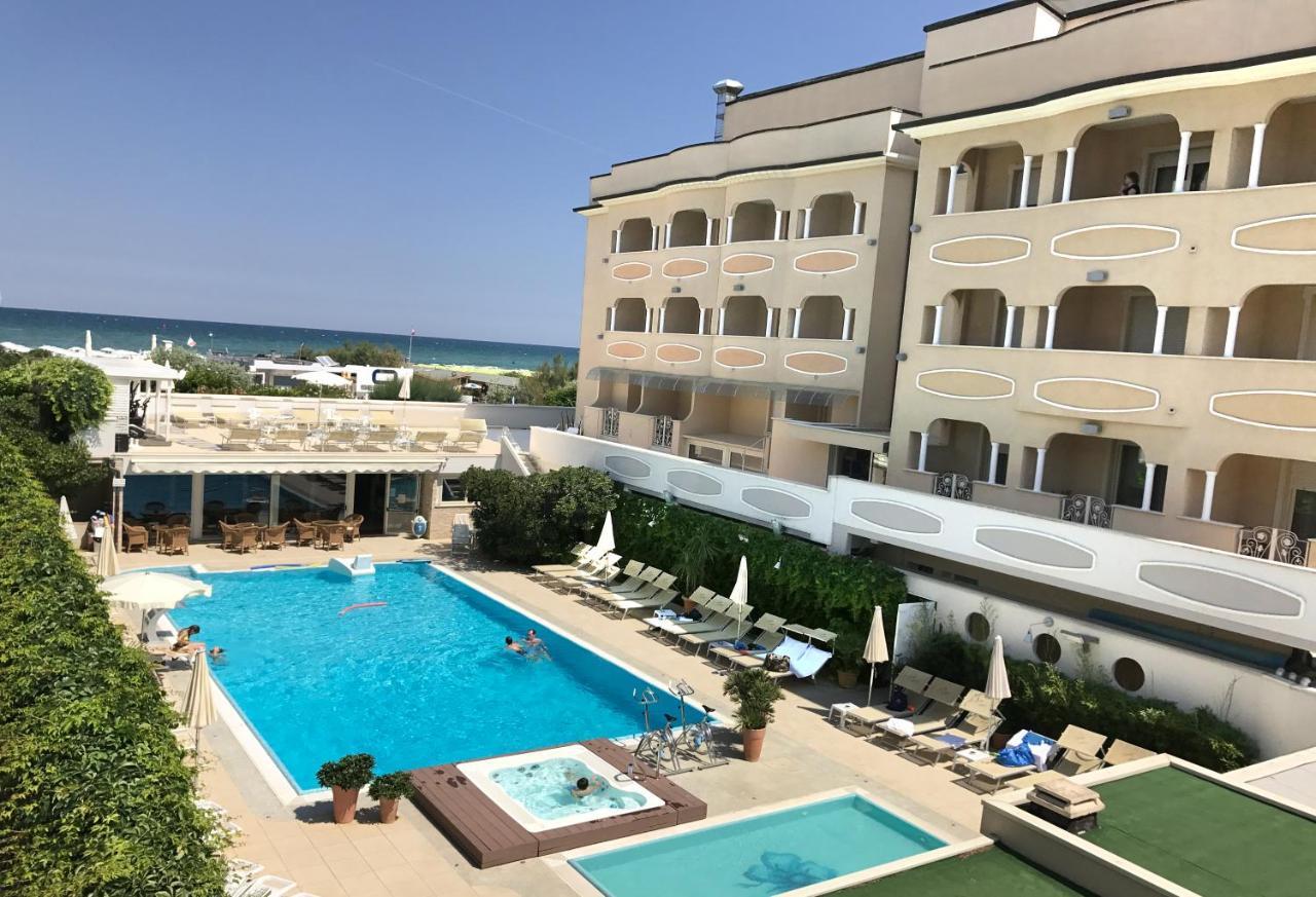 Hotel Derby Exclusive Милано Мартима Екстериор снимка